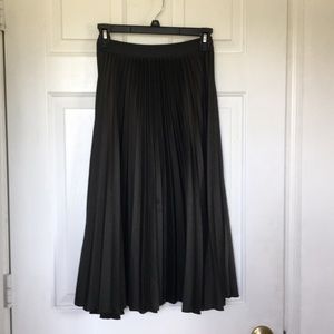 Pleated skirt ankle length H&M size 4